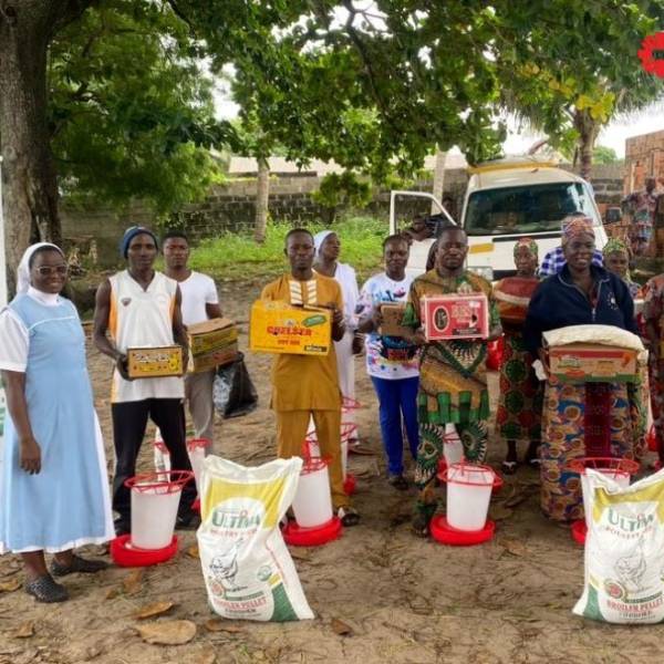 Conrad N. Hilton Foundation & Caritas Nigeria Empower Badagry Households with Poultry Initiative2.jpg